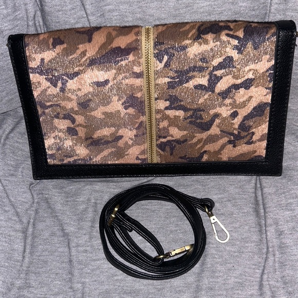 Brand new, NEVER used vegan? leather clutch with detachable shoulder strap. - Picture 10 of 10